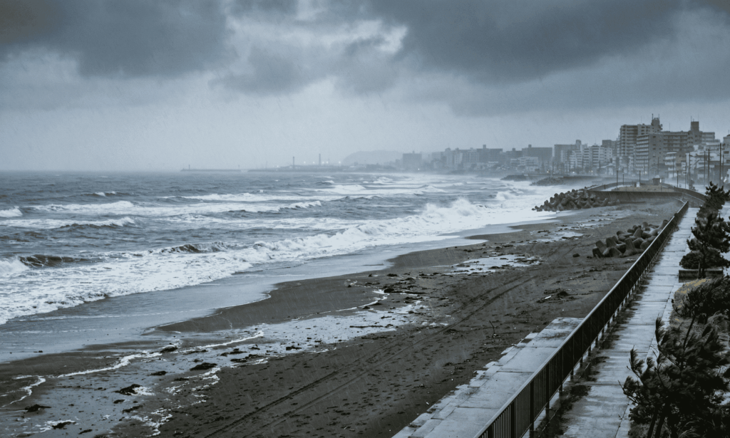 雨の平塚市沿岸部